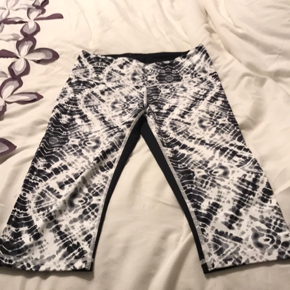 Victoria's Secret Pants - Like New! Victoria Secret Sport VSX crops